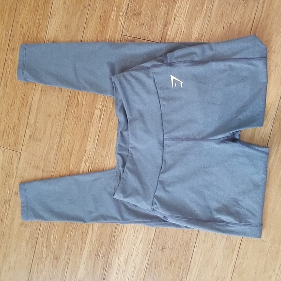 Gymshark Pants - Gymshark Gray DRY Moisture Management Leggings with Side Pockets Size Medium